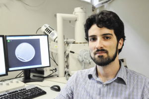 Prof. Amauri Jardim, do Departamento de Física, é um dos autores principais da pesquisa (Foto: Ribamar Neto/UFC)